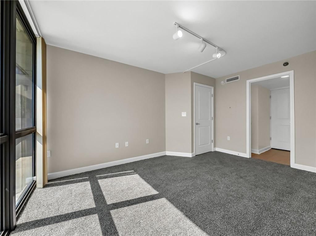 600 Admiral Boulevard — photo 13