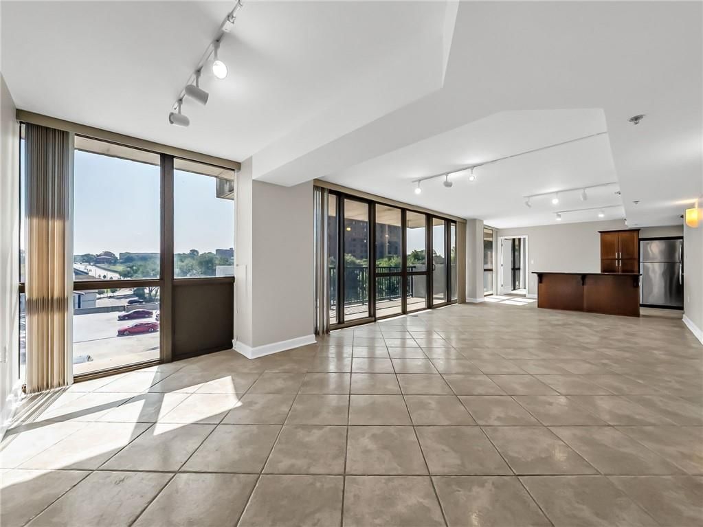 600 Admiral Boulevard — photo 16