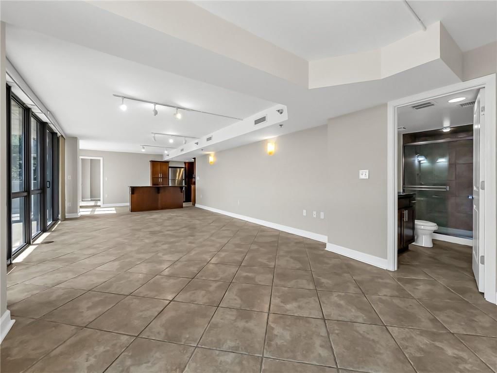 600 Admiral Boulevard — photo 18
