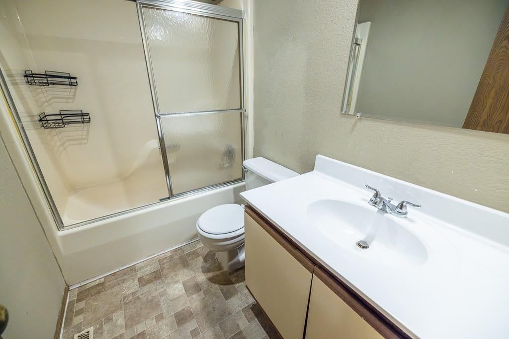 1620 & 1622 S Swope Drive — photo 12
