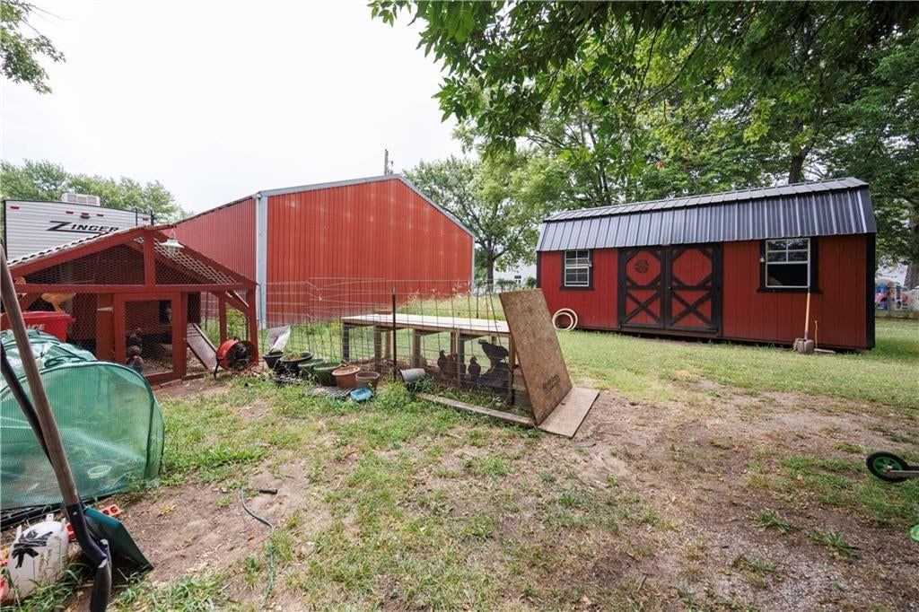 205 W Olive Street — photo 29