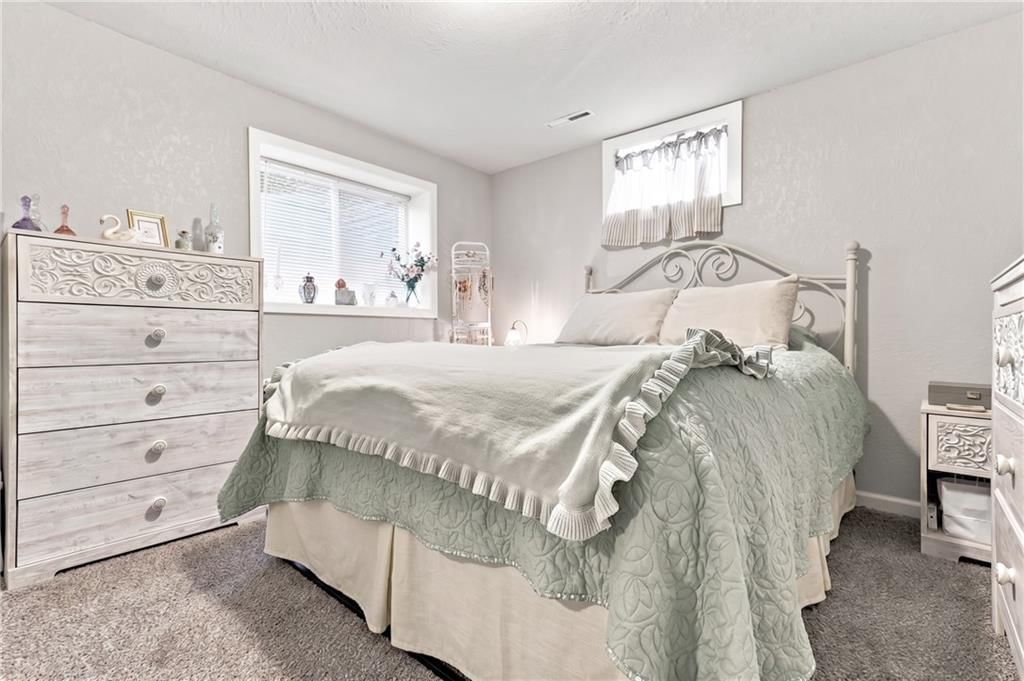 1044 HIGHLAND Drive — photo 22