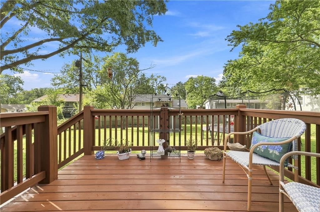 1044 HIGHLAND Drive — photo 24