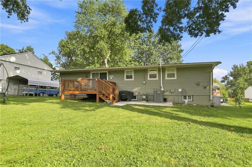 1044 HIGHLAND Drive — photo 25