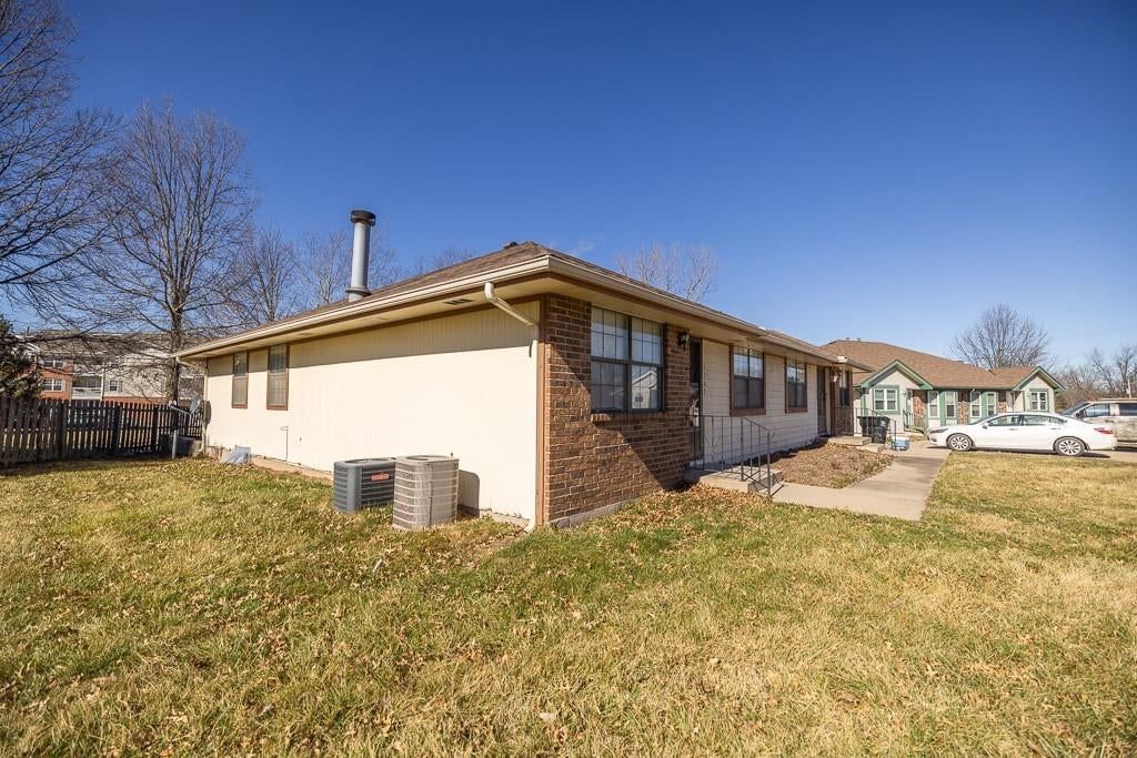 1700 & 1702 S Swope Drive — photo 3