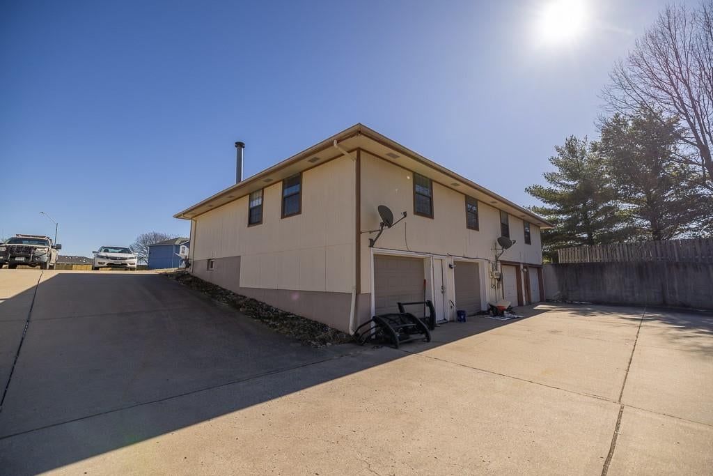 1700 & 1702 S Swope Drive — photo 5