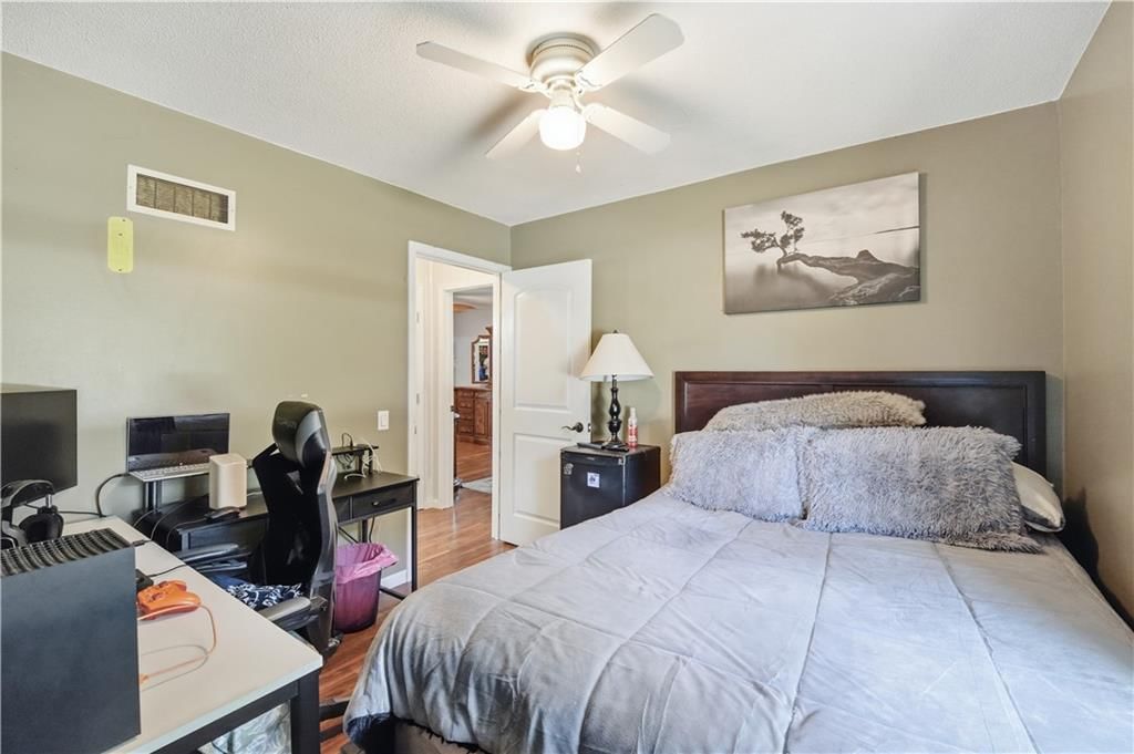 914 Gregory Street — photo 29