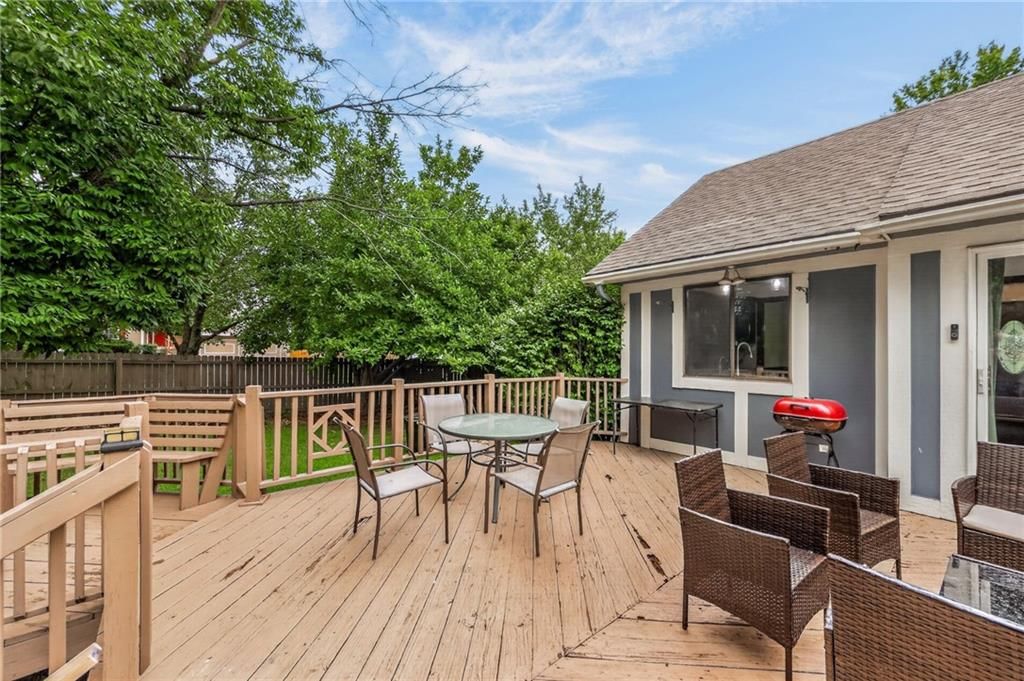 8216 NW Delta Drive — photo 10