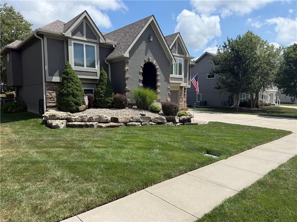 911 Chisam Road — photo 3
