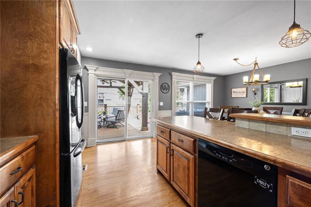 911 Chisam Road — photo 12