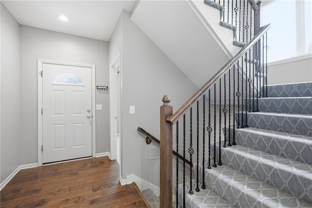 10906 W 115th Street — photo 5