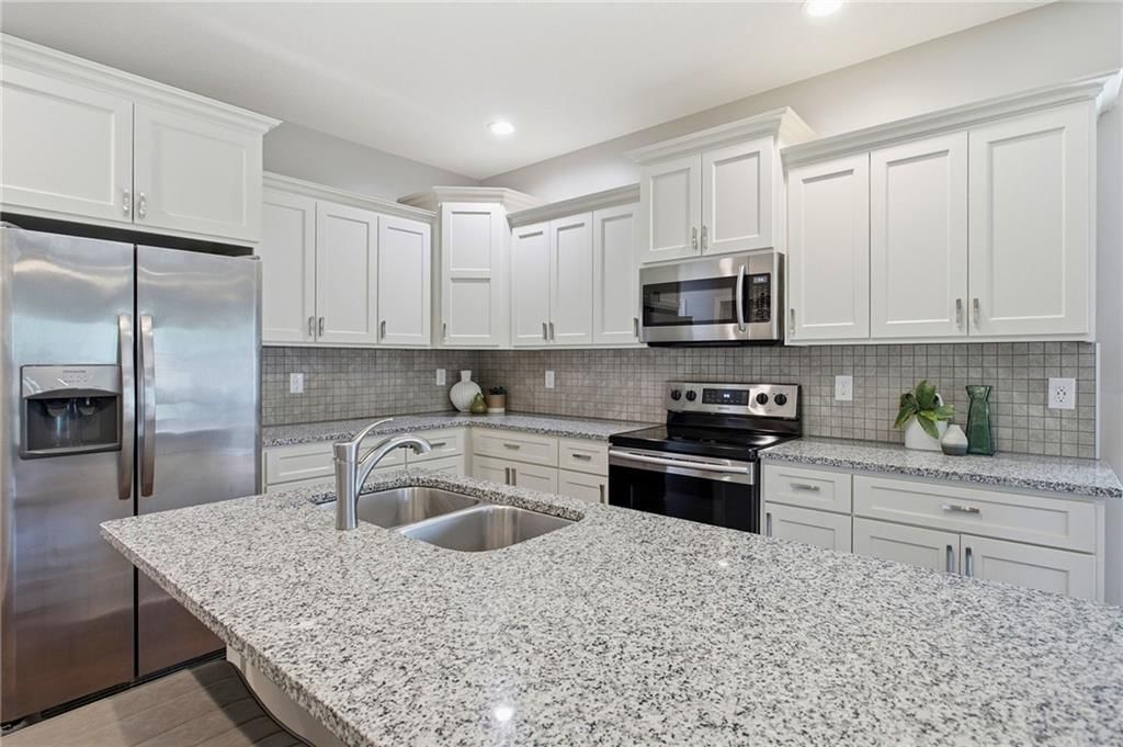 10906 W 115th Street — photo 7