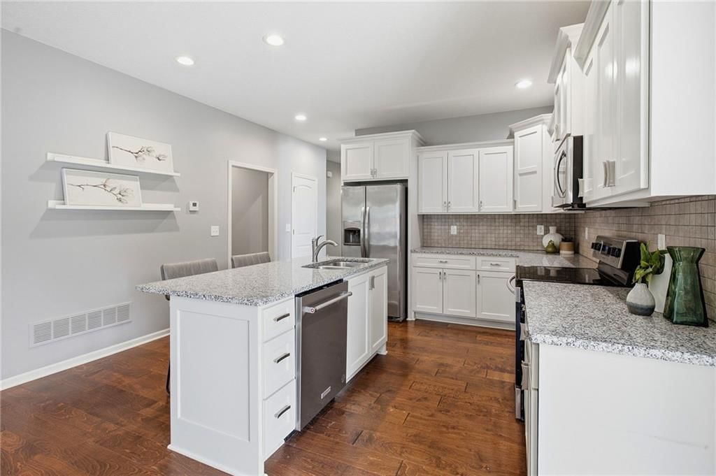 10906 W 115th Street — photo 8