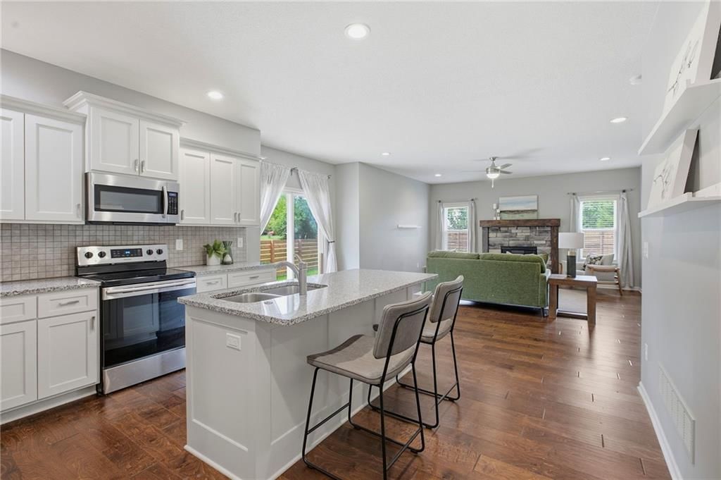 10906 W 115th Street — photo 9