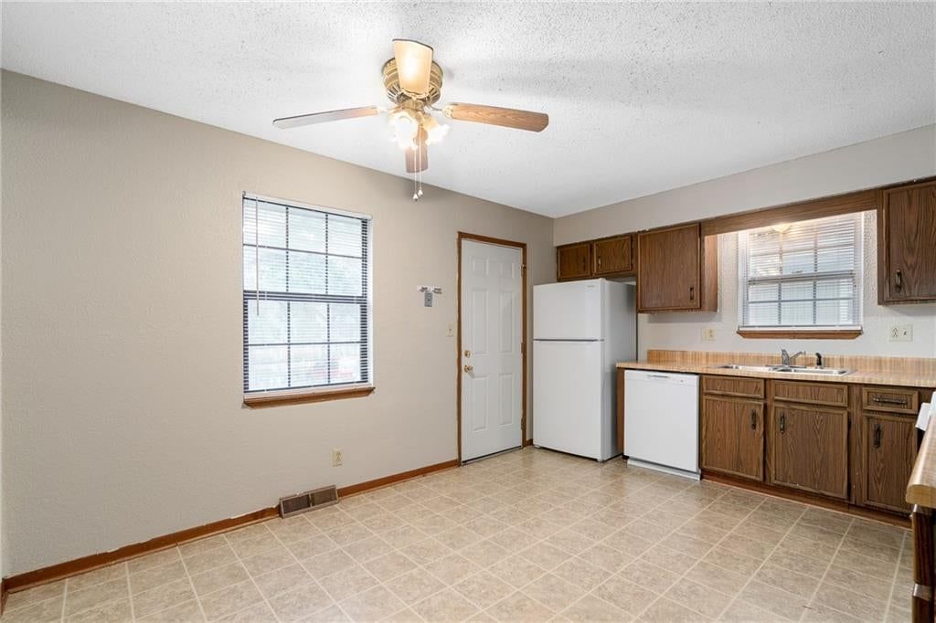 2825 Tepee Avenue — photo 14