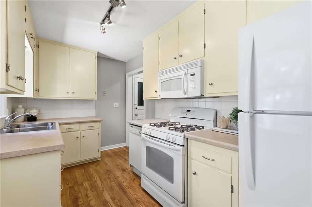 2610 W 79th Street — photo 18