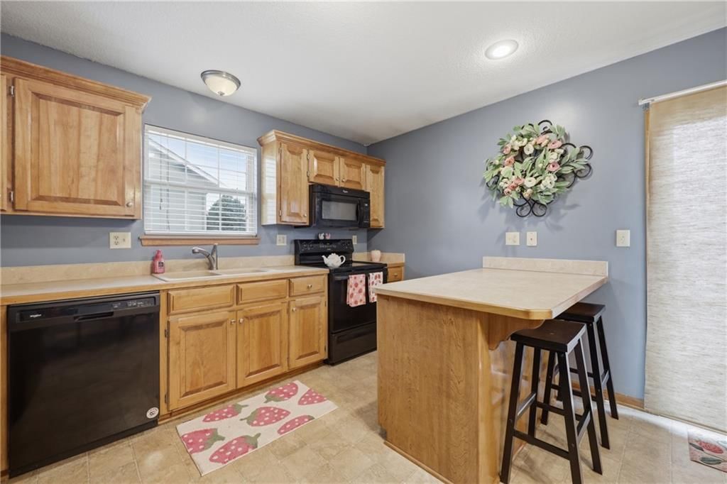 309 E Phillips Street — photo 3