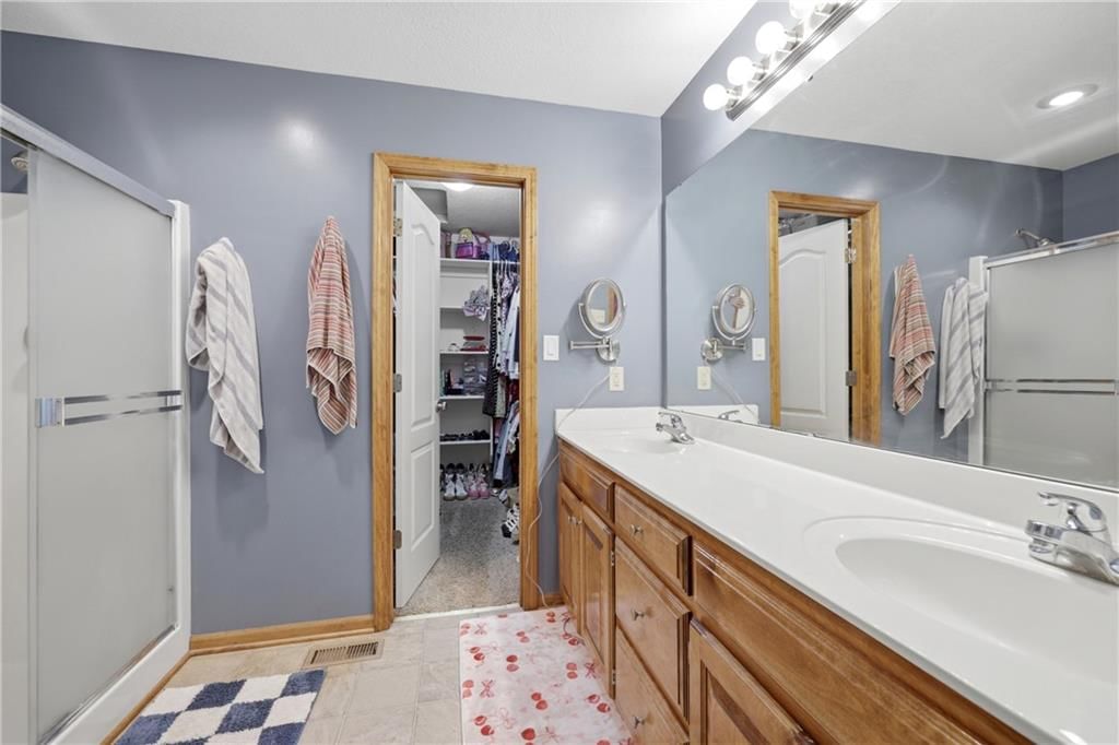 309 E Phillips Street — photo 13