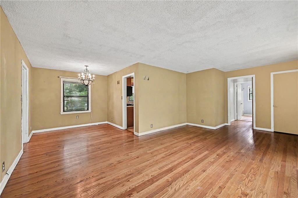 2449 S 49th Terrace — photo 4