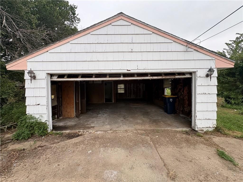 5049 N Brighton Avenue — photo 5