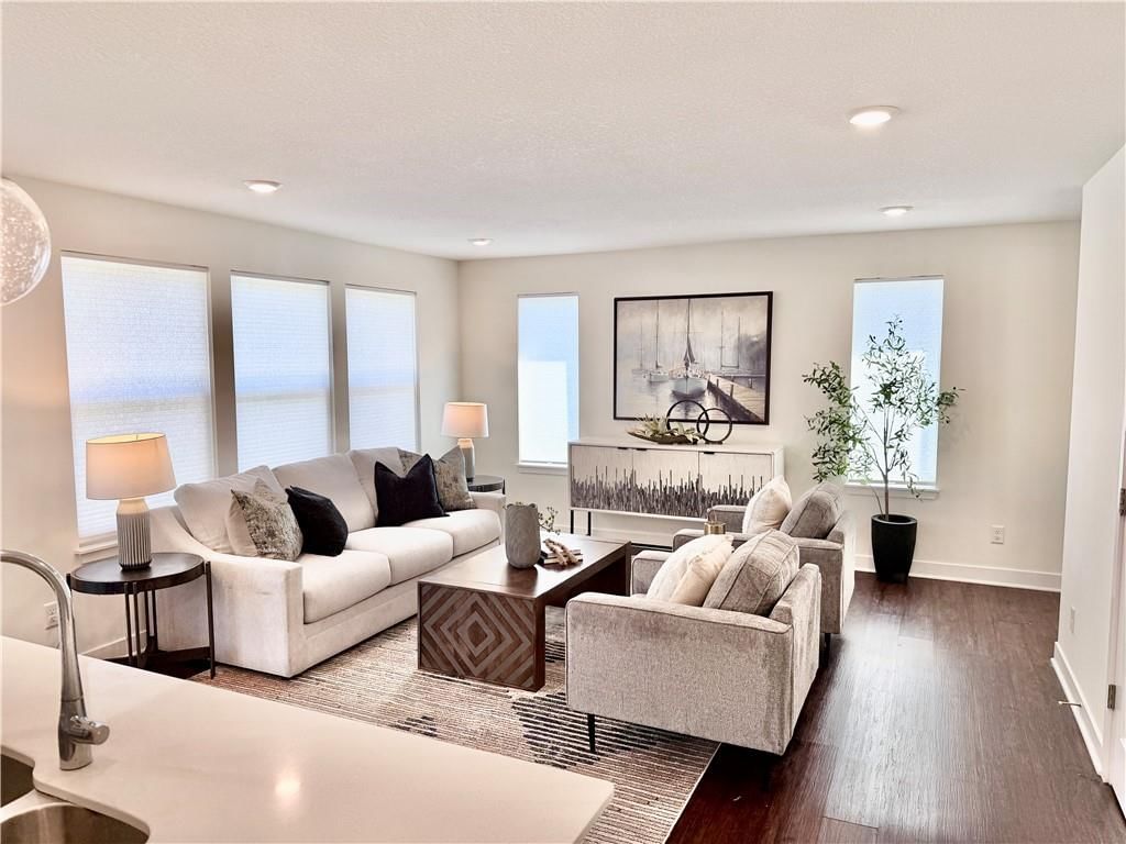 1413 Newport Lane, Raymore, MO: listing photo 2