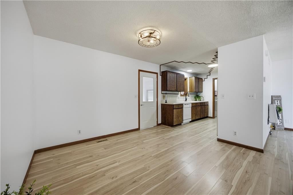 324 N 8th Street — photo 9