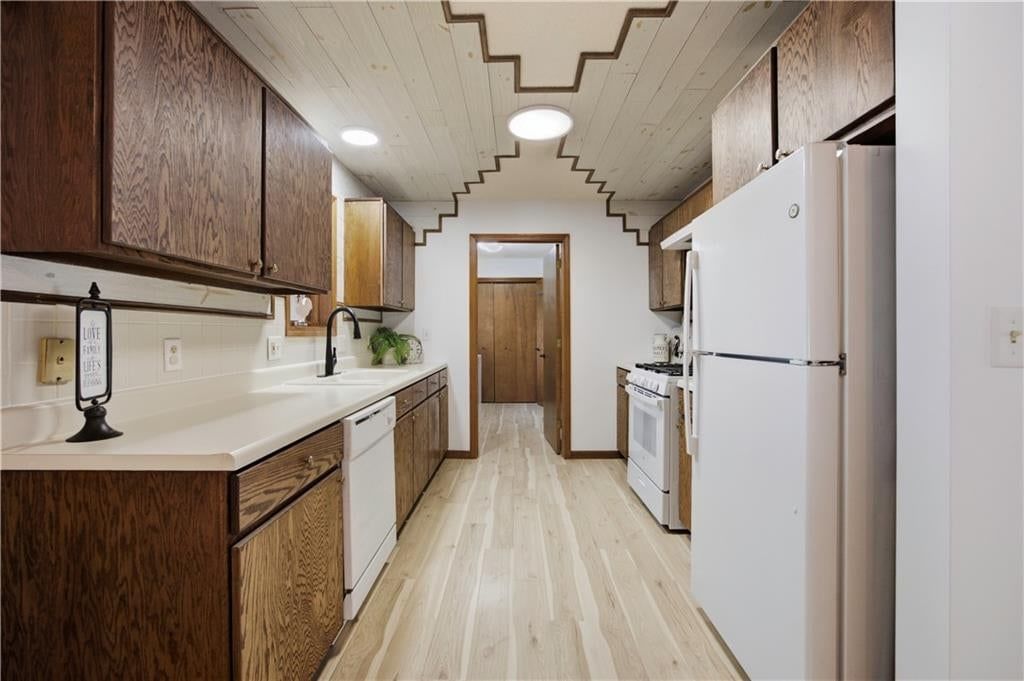 324 N 8th Street — photo 10