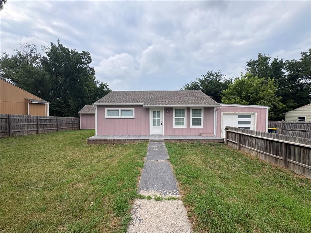 9122 Askew Avenue — photo 1