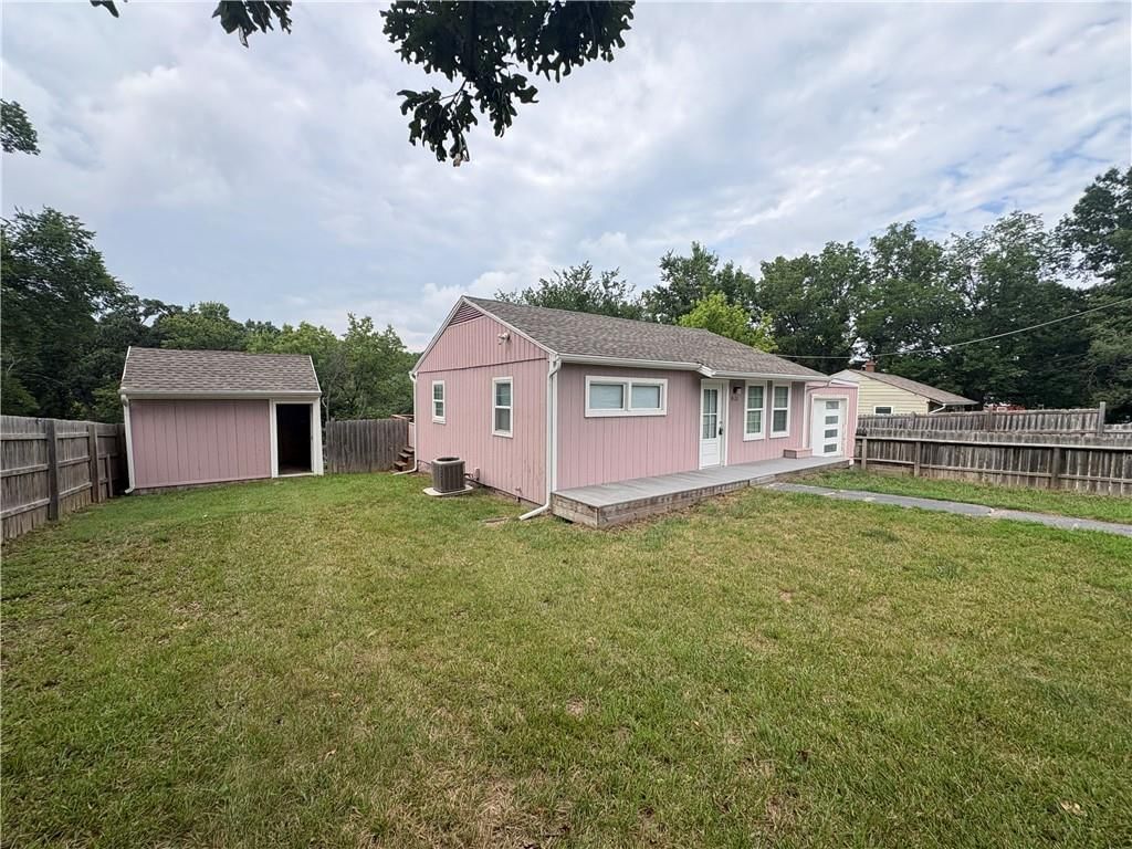 9122 Askew Avenue — photo 2
