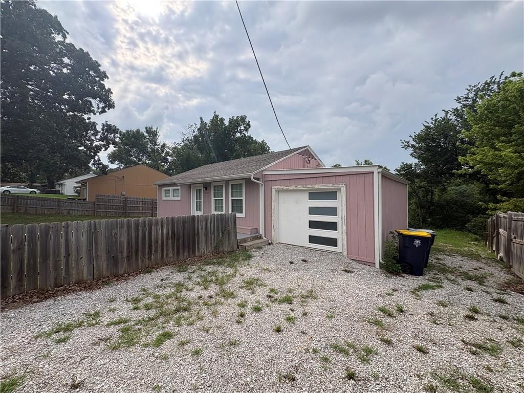 9122 Askew Avenue — photo 5