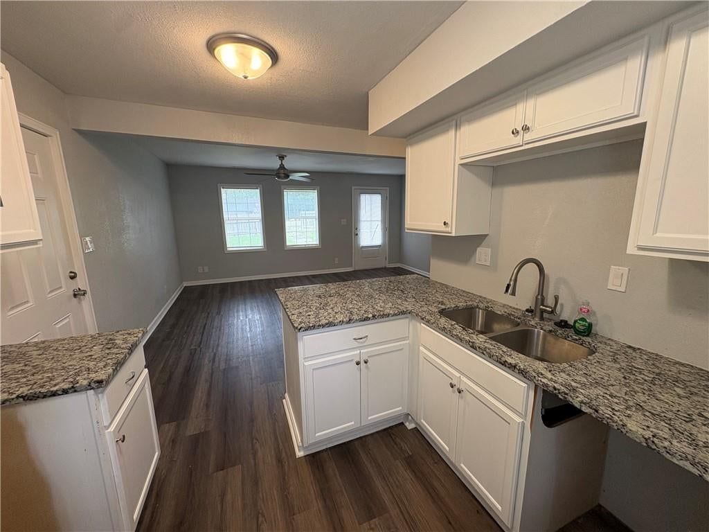 9122 Askew Avenue — photo 10