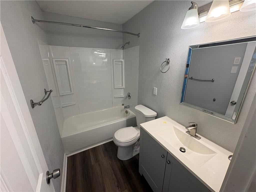 9122 Askew Avenue — photo 13