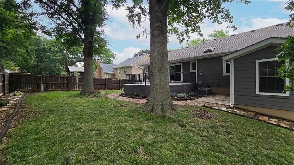 11030 Rene Street — photo 27