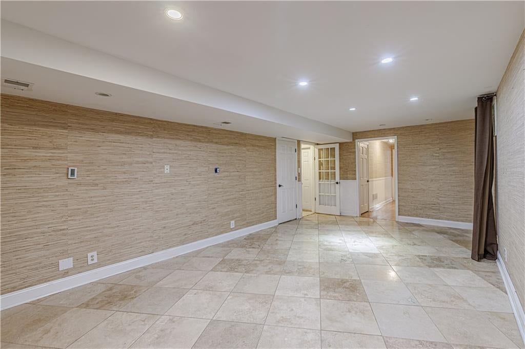 11030 Rene Street — photo 28
