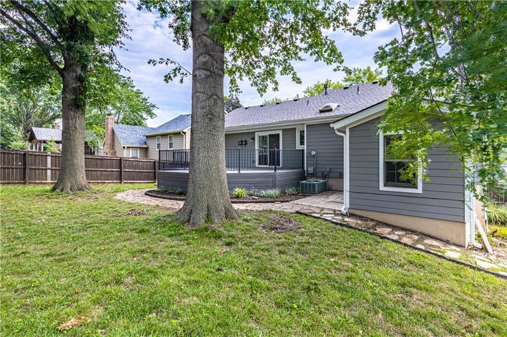 11030 Rene Street — photo 35