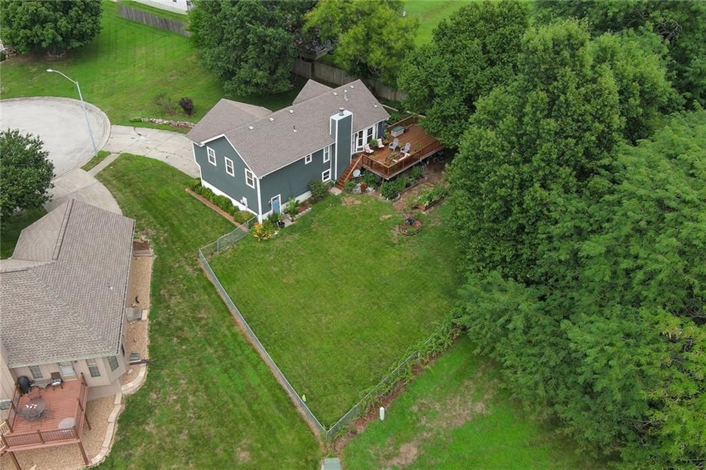 906 Fairview Circle — photo 17
