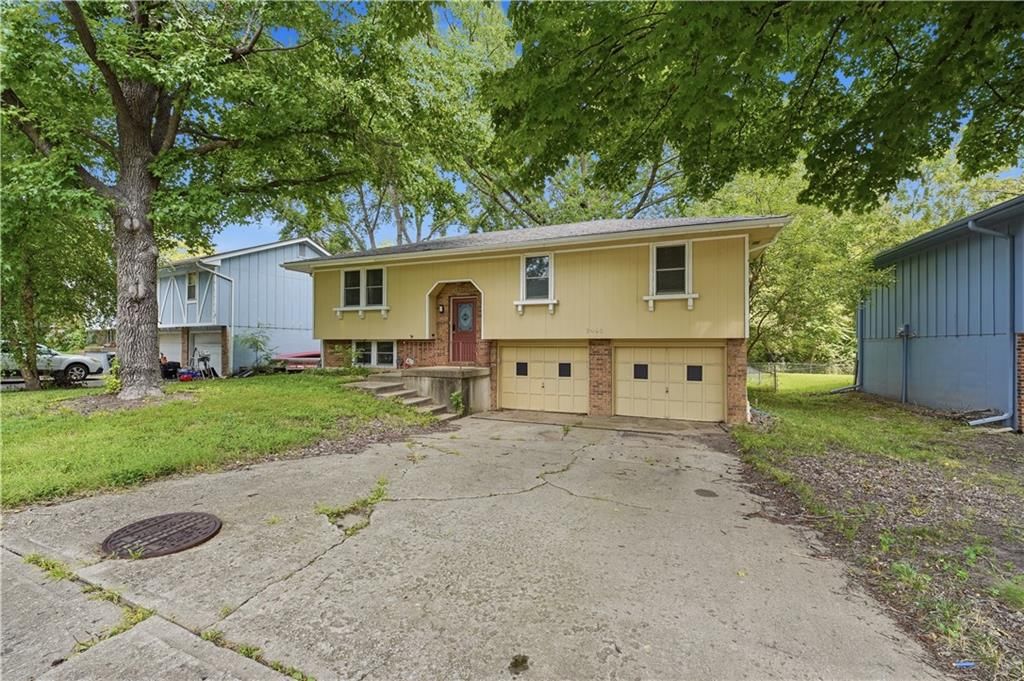 6493 Delta Avenue — photo 3