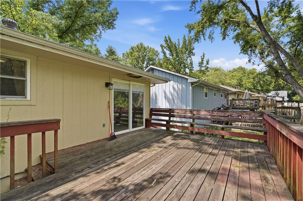 6493 Delta Avenue — photo 27