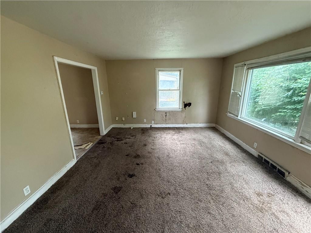 5521 HARDESTY Avenue — photo 3
