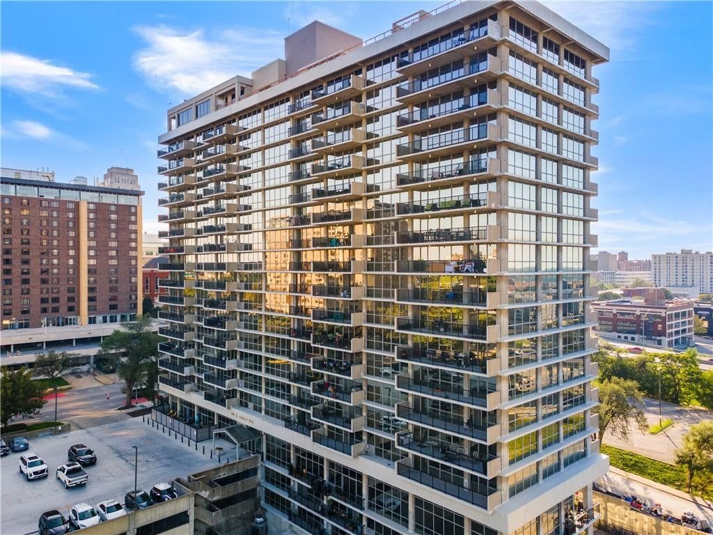 600 E Admiral Blvd Boulevard — photo 1