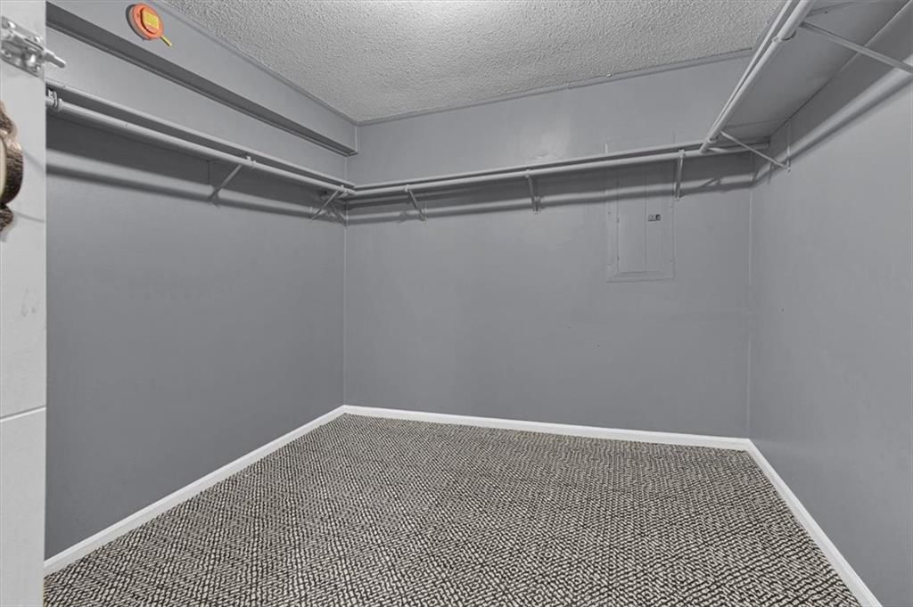 824 E 23rd Avenue — photo 31