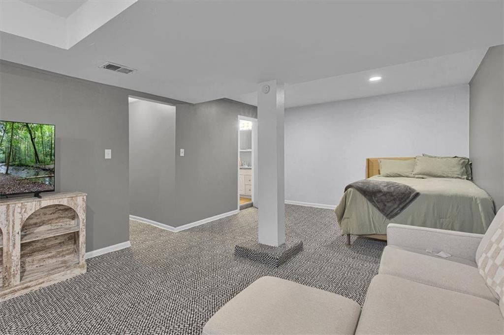 824 E 23rd Avenue — photo 32
