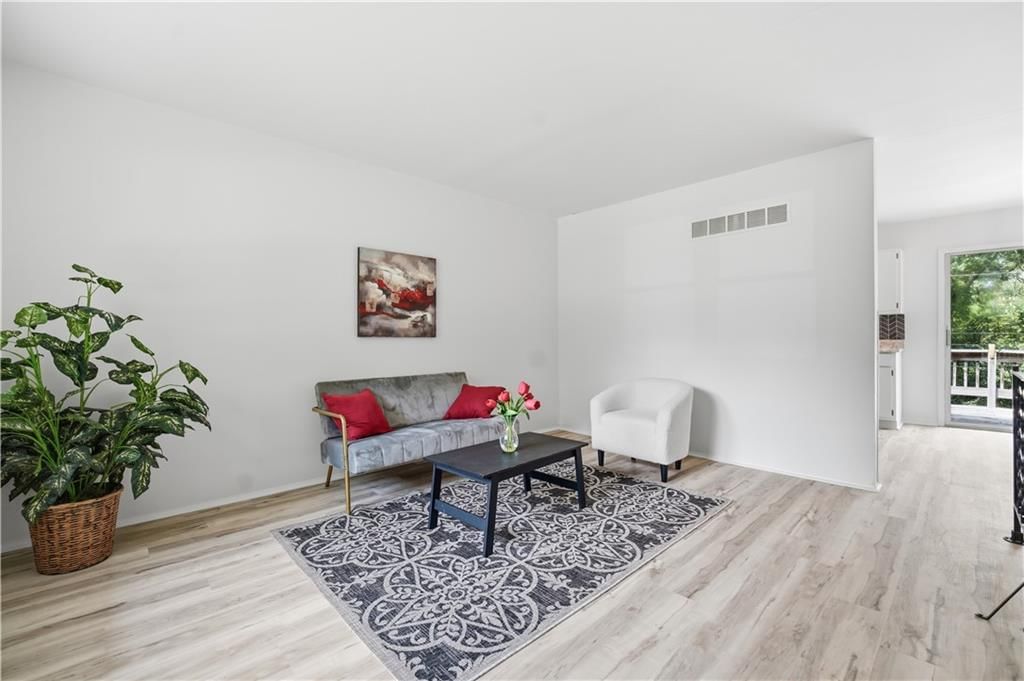 5520 NE 59th Terrace — photo 3