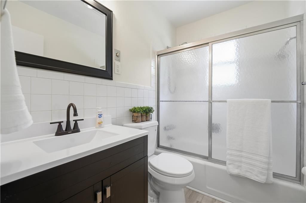 5520 NE 59th Terrace — photo 11