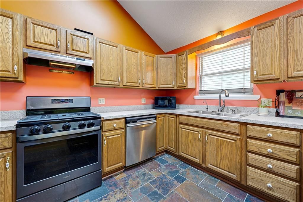 13710 Barber Avenue — photo 6