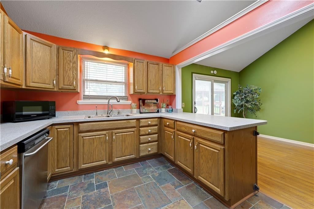 13710 Barber Avenue — photo 8