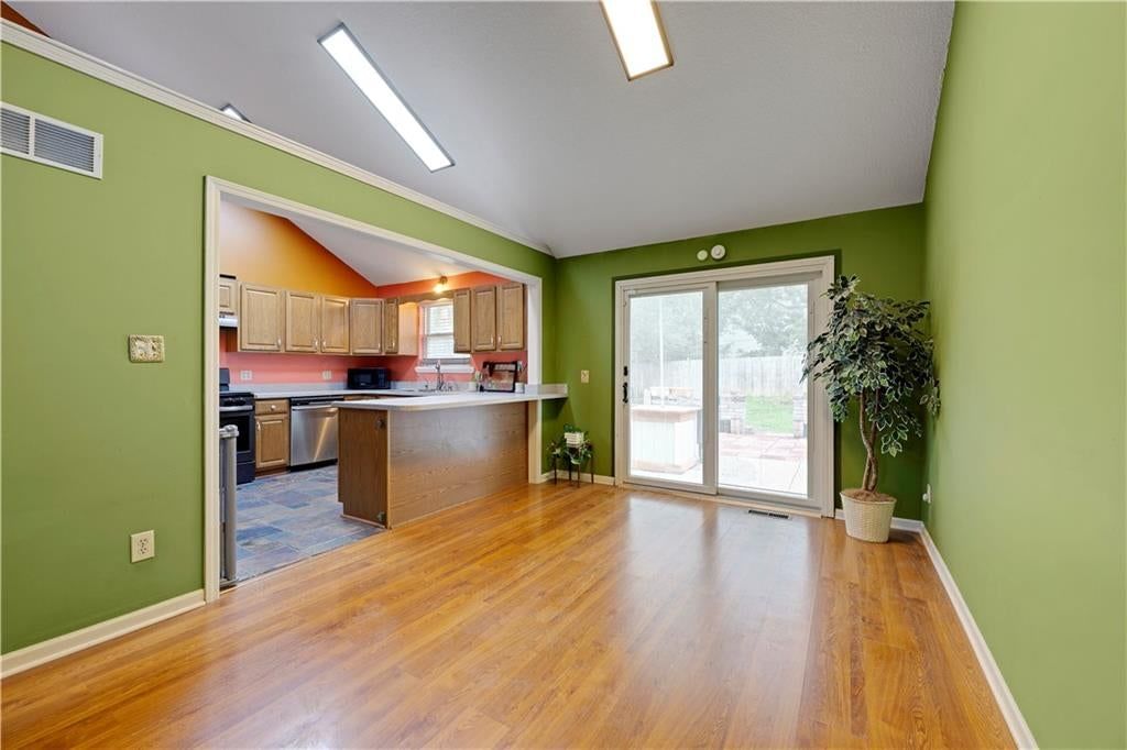 13710 Barber Avenue — photo 9