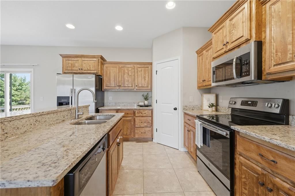 408 Sunflower Drive — photo 7