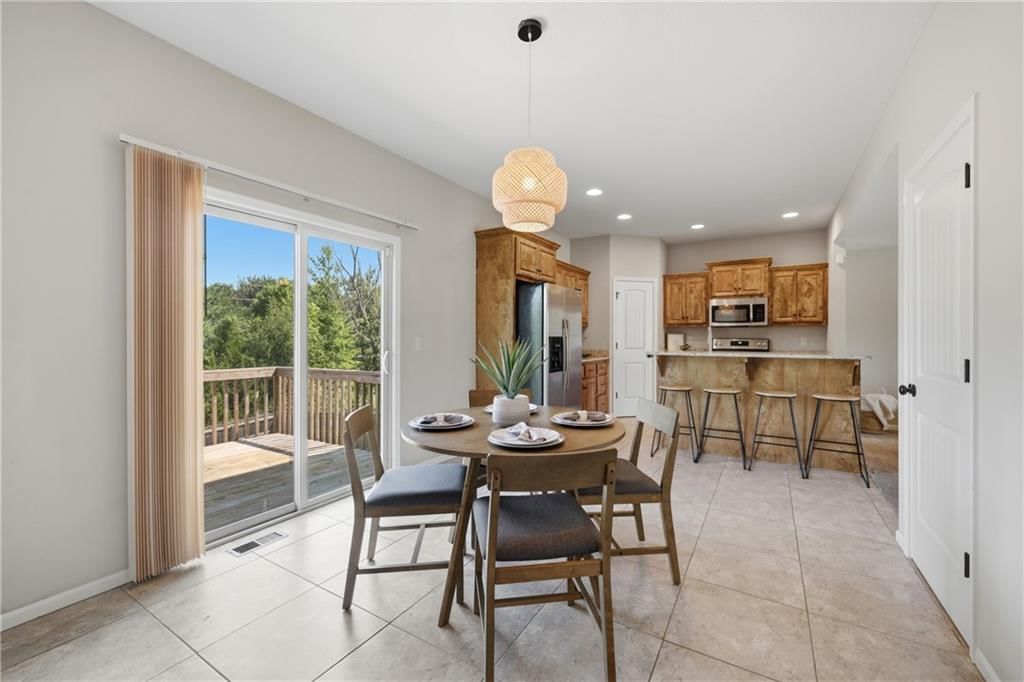 408 Sunflower Drive — photo 8