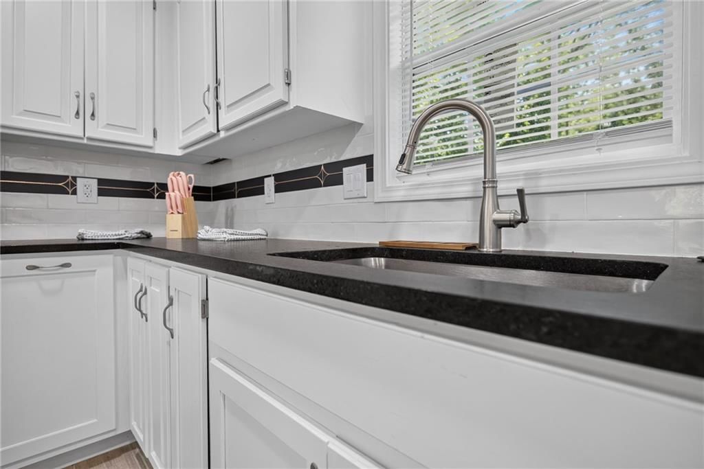 4711 E 43rd Street — photo 16